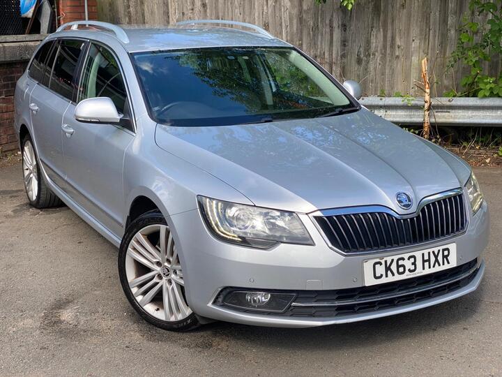 Skoda Superb 2.0 TDI Elegance DSG 4WD Euro 5 (s/s) 5dr