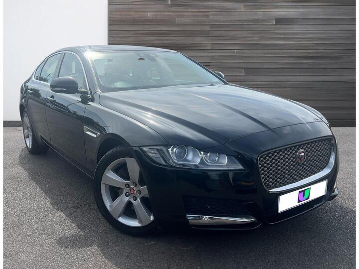 Jaguar XF 2.0d Portfolio Euro 6 (s/s) 4dr