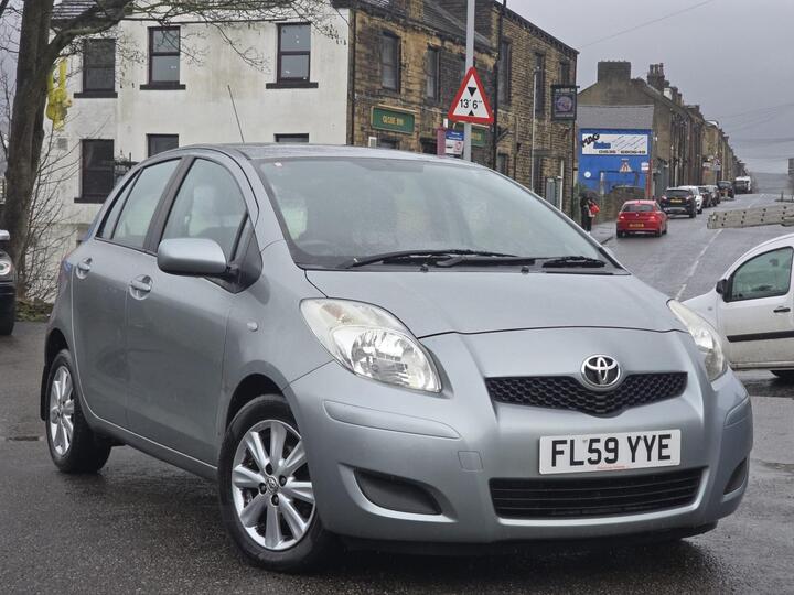Toyota Yaris 1.33 Dual VVT-i TR Euro 4 (s/s) 5dr Toyota Yaris 1.33 Dual VVT-i TR Euro 4 (s/s) 5dr