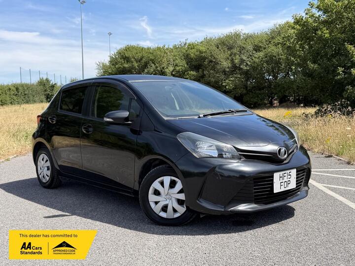 Toyota Vitz Toyota Yaris 1.0 VVT-i Active 5dr (2015)