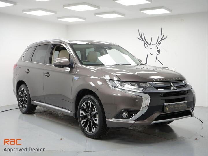 Mitsubishi Outlander 2.0h 12kWh 5hs CVT 4WD Euro 6 (s/s) 5dr Mitsubishi Outlander 2.0h 12kWh 5hs CVT 4WD Euro 6 (s/s) 5dr