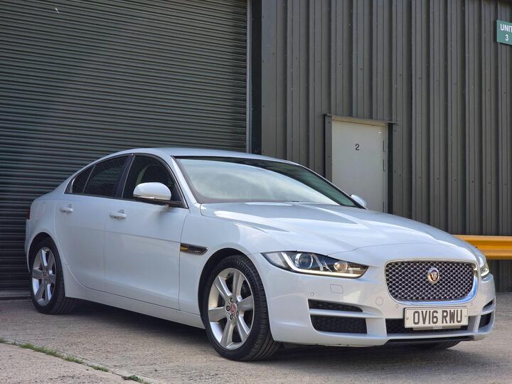 Jaguar XE 2.0d Portfolio Auto Euro 6 (s/s) 4dr