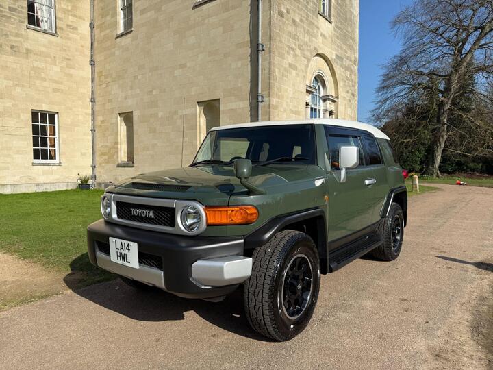 Toyota FJ Cruiser Quilted Upholstery, Low Miles. Toyota FJ Cruiser Quilted Upholstery, Low Miles.