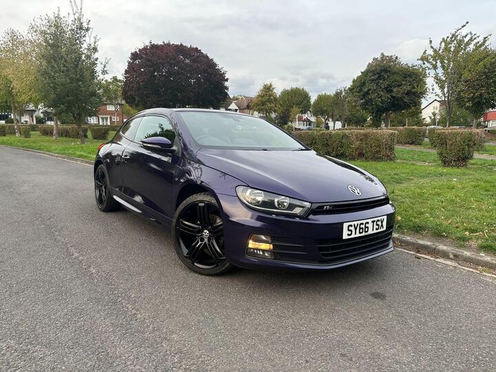 Volkswagen Scirocco 2.0 TDI BlueMotion Tech R-Line Euro 6 (s/s) 3dr Volkswagen Scirocco 2.0 TDI BlueMotion Tech R-Line Euro 6 (s/s) 3dr