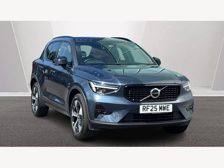 Volvo XC40 2.0 B4 MHEV Plus Dark DCT Auto Euro 6 (s/s) 5dr