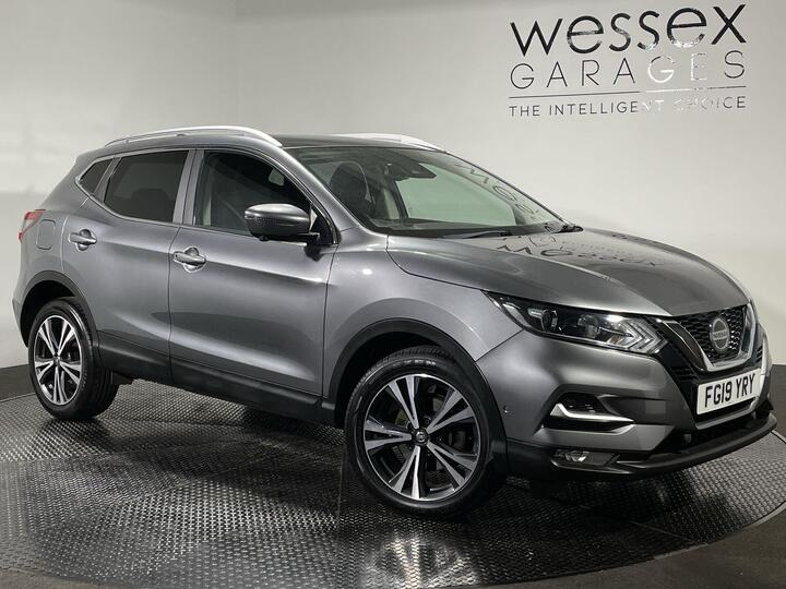 Nissan Qashqai 1.3 DIG-T N-Connecta Euro 6 (s/s) 5dr