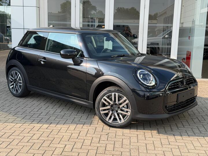MINI Cooper 1.5C Classic Steptronic Euro 6 (s/s) 3dr