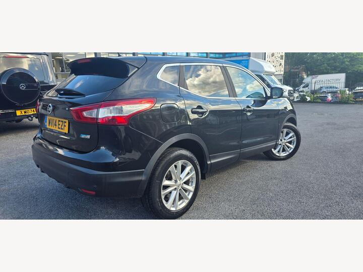 Nissan Qashqai 1.5 DCi Acenta Premium 2WD Euro 5 (s/s) 5dr Nissan Qashqai 1.5 DCi Acenta Premium 2WD Euro 5 (s/s) 5dr