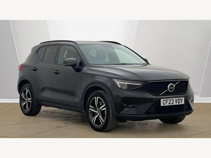 Volvo XC40 2.0 B3 MHEV Plus Dark DCT Auto Euro 6 (s/s) 5dr