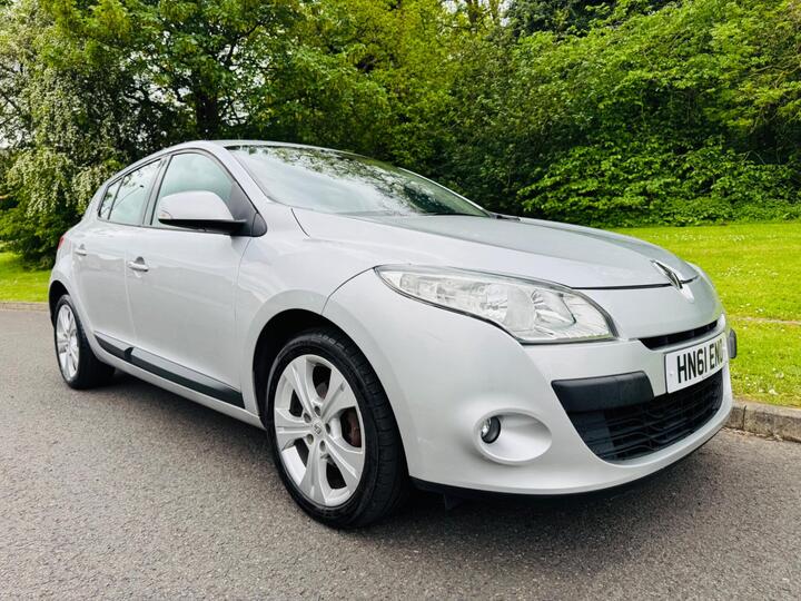 Renault Megane 1.6 16V Dynamique TomTom Euro 5 5dr Renault Megane 1.6 16V Dynamique TomTom Euro 5 5dr