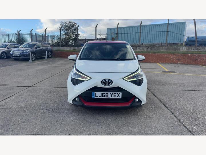 Toyota AYGO 1.0 VVT-i X-press X-shift Euro 6 5dr Toyota AYGO 1.0 VVT-i X-press X-shift Euro 6 5dr