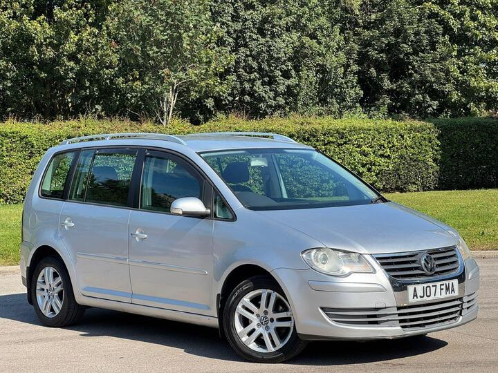 Volkswagen Touran 2.0 TDI SE DSG 5dr (7 Seats) Volkswagen Touran 2.0 TDI SE DSG 5dr (7 Seats)