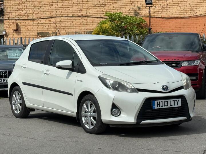 Toyota Yaris 1.5 VVT-h T4 CVT Euro 5 5dr