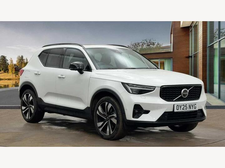 Volvo XC40 2.0 B3 MHEV Ultra Dark DCT Auto Euro 6 (s/s) 5dr