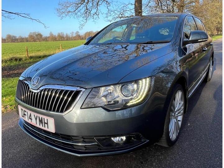 Skoda Superb 2.0 TDI Elegance 4WD Euro 5 (s/s) 5dr