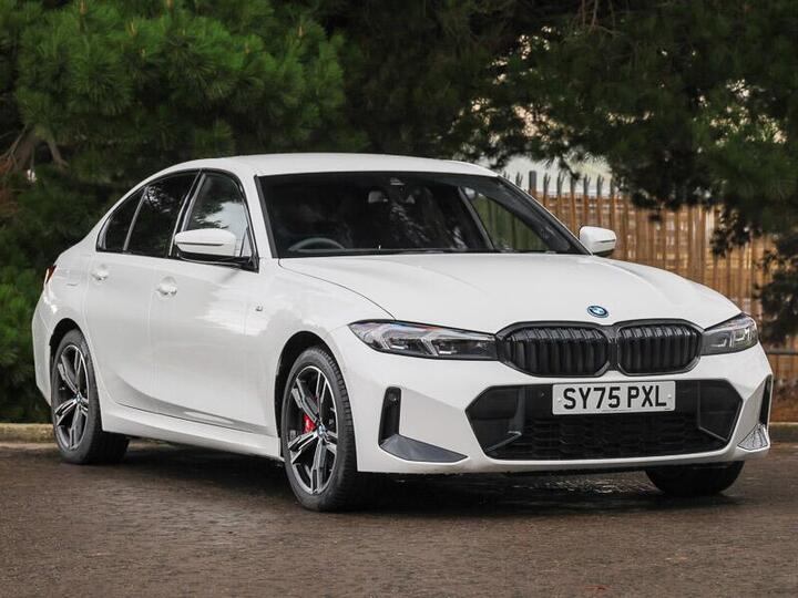 BMW 3 Series 2.0 330e 22.3kWh M Sport Auto Euro 6 (s/s) 4dr BMW 3 Series 2.0 330e 22.3kWh M Sport Auto Euro 6 (s/s) 4dr