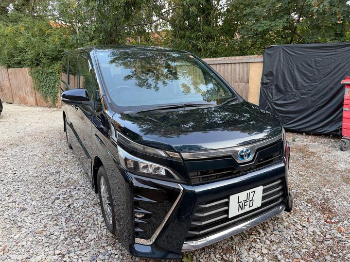 Toyota Voxy 1.8 Petrol Hybrid Auto 7 Seat Euro6 5dr