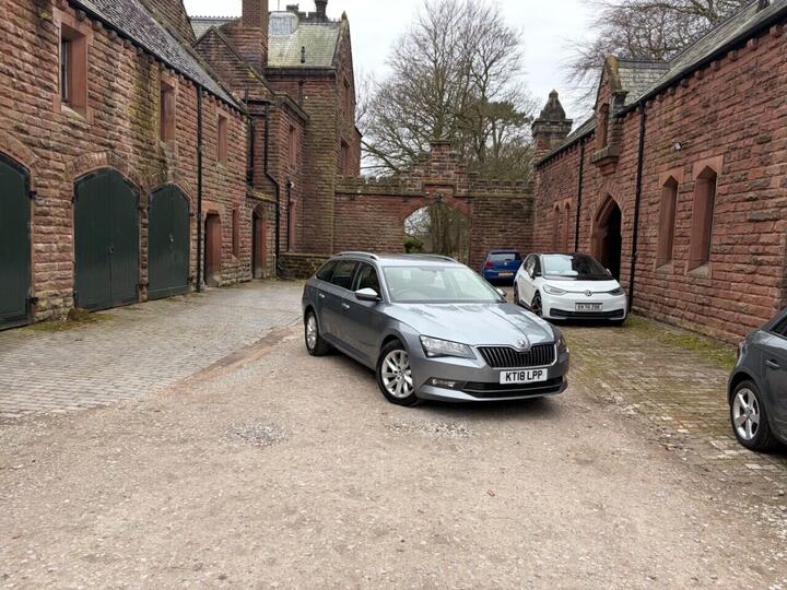 Skoda SUPERB 1.4 TSI ACT SE DSG Euro 6 (s/s) 5dr Skoda SUPERB 1.4 TSI ACT SE DSG Euro 6 (s/s) 5dr