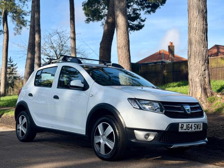 Dacia Sandero Stepway 0.9 TCe Laureate Euro 5 5dr Dacia Sandero Stepway 0.9 TCe Laureate Euro 5 5dr