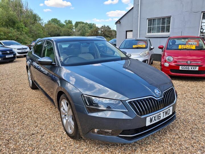 Skoda Superb 2.0 TSI SE L Executive DSG Euro 6 (s/s) 5dr Skoda Superb 2.0 TSI SE L Executive DSG Euro 6 (s/s) 5dr