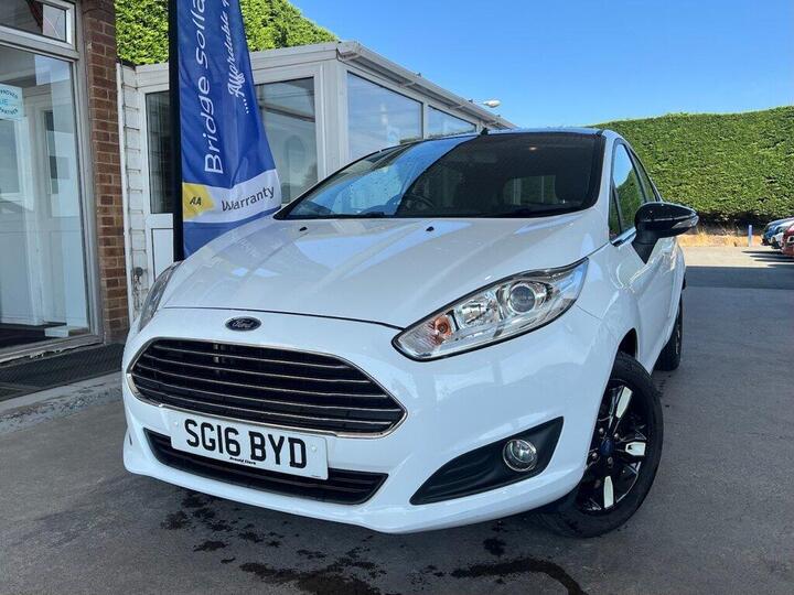 Ford FIESTA 1.25 Zetec White Edition Euro 6 5dr