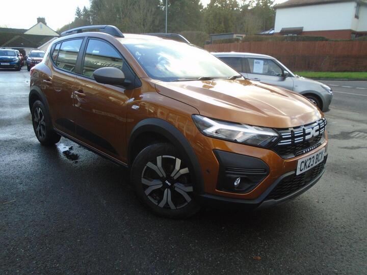 Dacia Sandero Stepway 1.0 TCe Journey Euro 6 (s/s) 5dr Dacia Sandero Stepway 1.0 TCe Journey Euro 6 (s/s) 5dr