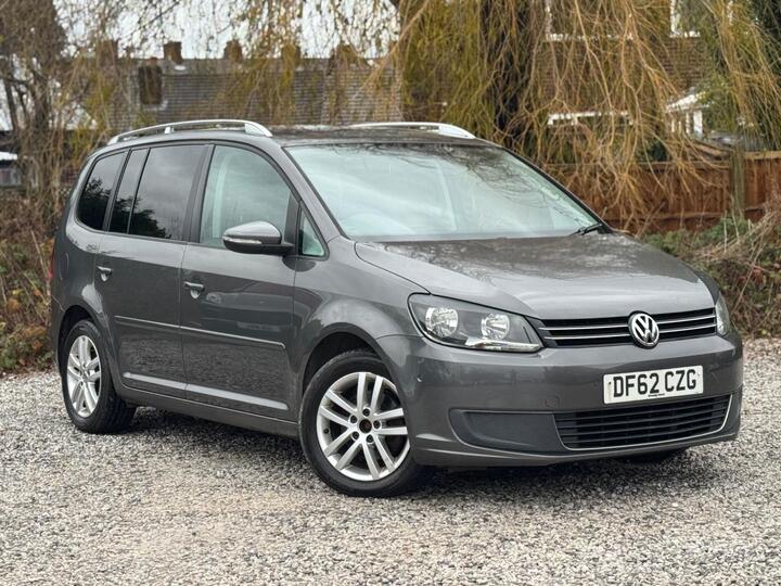 Volkswagen Touran 1.6 TDI SE DSG Euro 5 5dr Volkswagen Touran 1.6 TDI SE DSG Euro 5 5dr