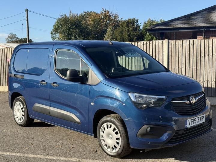 Vauxhall COMBO 1.6 Turbo D 2000 Sportive Panel Van 4dr Diesel Manual L1 H1 Euro 6 (s/s) (100 Ps) ONE OWNER, AIR CON REAR CAMERA