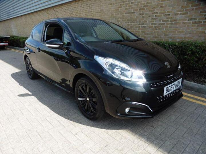 Peugeot 208 1.2 PureTech Black Edition Euro 6 3dr