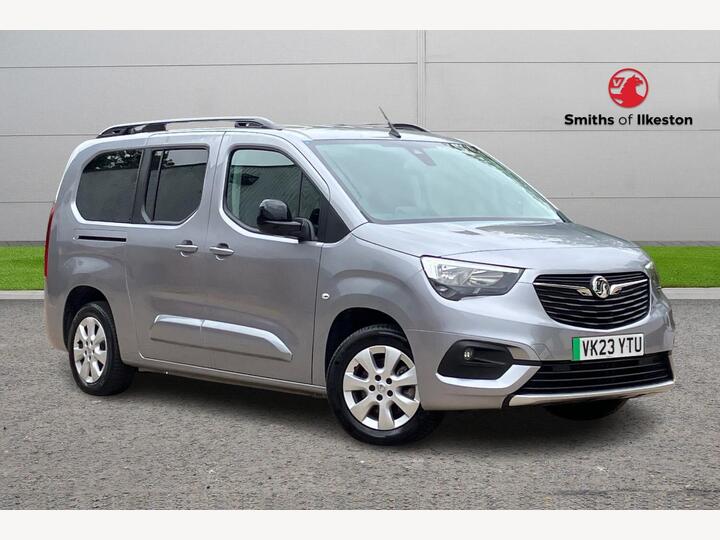Vauxhall Combo Life 50kWh Ultimate XL MPV Auto 5dr (7.4kW Charger) Vauxhall Combo Life 50kWh Ultimate XL MPV Auto 5dr (7.4kW Charger)