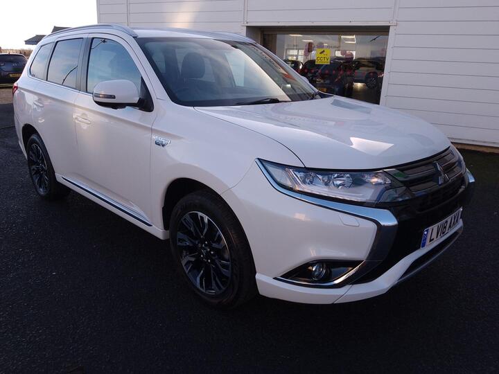 Mitsubishi Outlander 2.0h 12kWh 4h CVT 4WD Euro 6 (s/s) 5dr Mitsubishi Outlander 2.0h 12kWh 4h CVT 4WD Euro 6 (s/s) 5dr