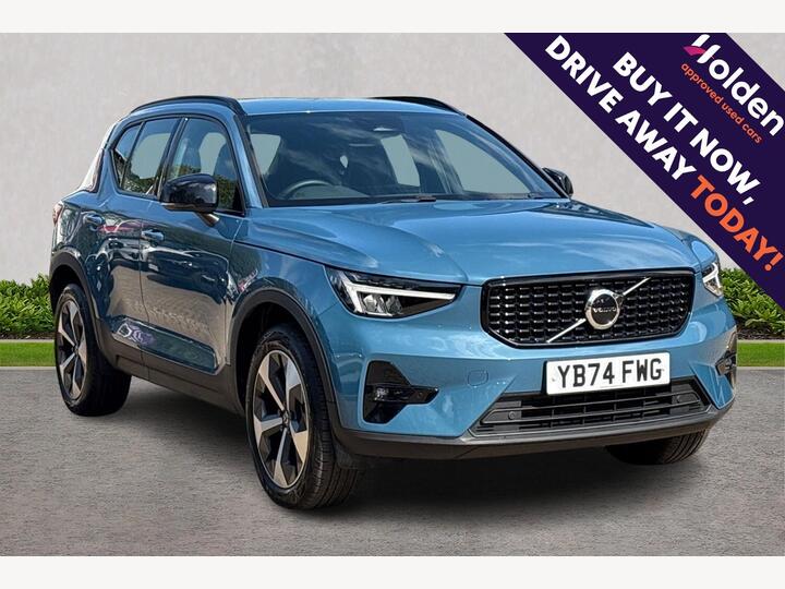 Volvo XC40 2.0 B3 MHEV Plus Dark DCT Auto Euro 6 (s/s) 5dr