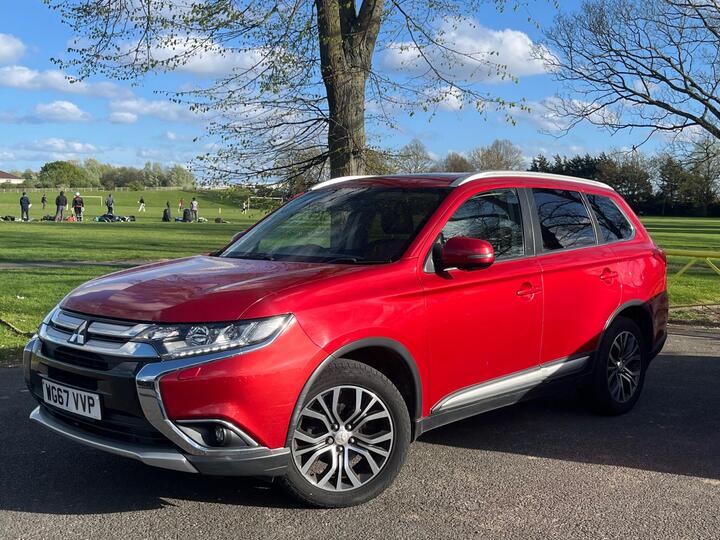 Mitsubishi Outlander 2.2 DI-D 4 Auto 4WD Euro 6 5dr Mitsubishi Outlander 2.2 DI-D 4 Auto 4WD Euro 6 5dr