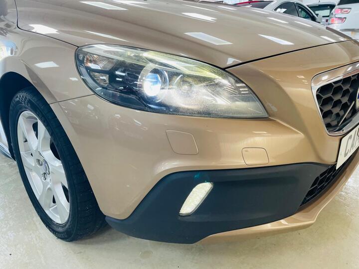 Volvo V40 Cross Country 1.6 D2 Lux Powershift Euro 5 (s/s) 5dr