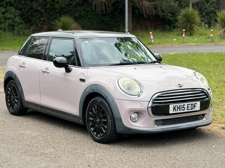 MINI Hatch 1.5 Cooper Hatchback 5dr Petrol Auto Euro 6 (s/s) (136 Ps)