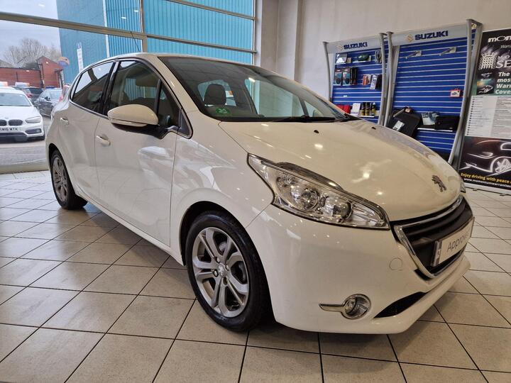 Peugeot 208 1.4 HDi Allure Euro 5 5dr