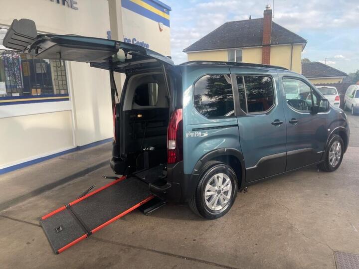Peugeot Rifter 1.5 BlueHDi 100 Allure 5dr WHEELCHAIR ACCESSIBLE VEHICLE 3 SEATS Peugeot Rifter 1.5 BlueHDi 100 Allure 5dr WHEELCHAIR ACCESSIBLE VEHICLE 3 SEATS