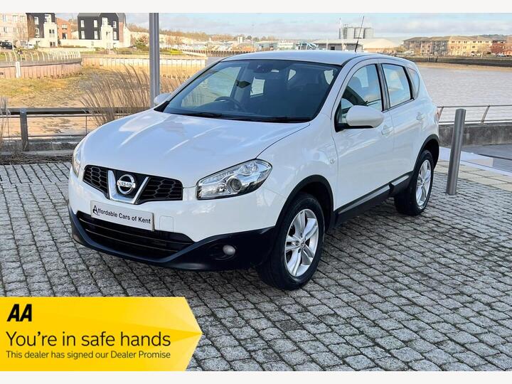 Nissan Qashqai 1.6 Acenta CVT 2WD Euro 5 5dr Nissan Qashqai 1.6 Acenta CVT 2WD Euro 5 5dr