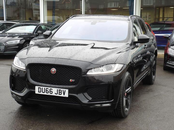 Jaguar F-PACE 3.0 D300 V6 S Auto AWD Euro 6 (s/s) 5dr Jaguar F-PACE 3.0 D300 V6 S Auto AWD Euro 6 (s/s) 5dr
