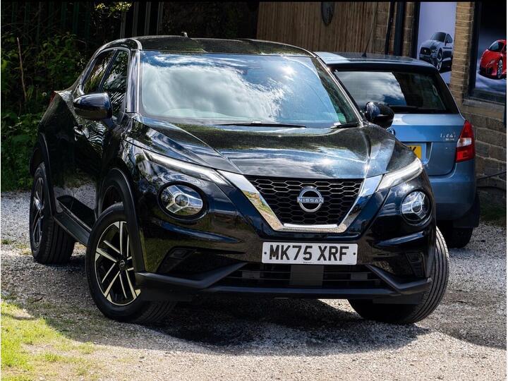 Nissan Juke 1.0 DIG-T N-Connecta Euro 6 (s/s) 5dr Nissan Juke 1.0 DIG-T N-Connecta Euro 6 (s/s) 5dr