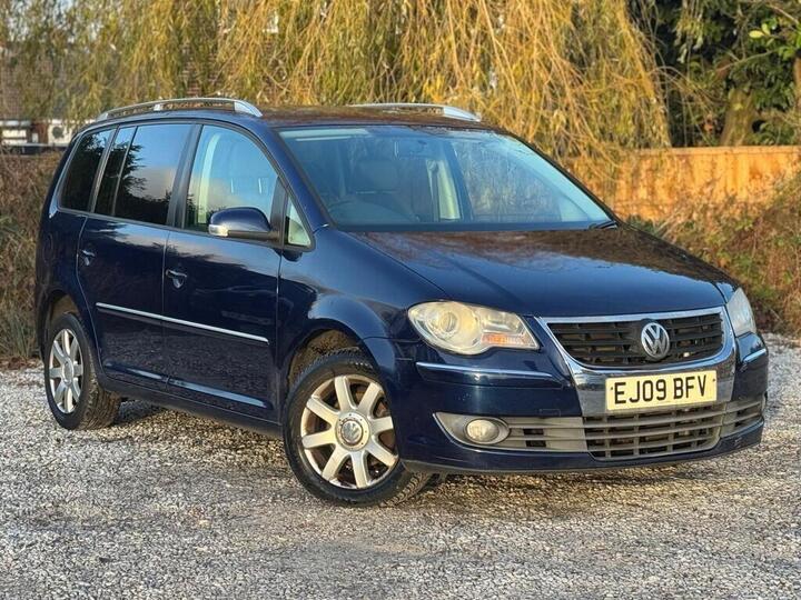 Volkswagen Touran 2.0 TDI Sport DSG 5dr (7 Seats) Volkswagen Touran 2.0 TDI Sport DSG 5dr (7 Seats)