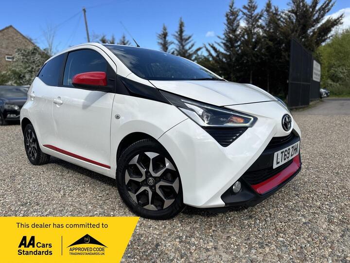Toyota AYGO 1.0 VVT-i X-trend Funroof X-shift Euro 6 5dr
