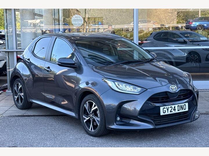 Toyota Yaris 1.5 VVT-h Design E-CVT Euro 6 (s/s) 5dr