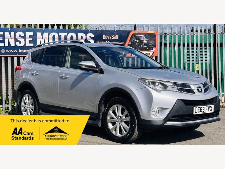 Toyota RAV4 2.2 D-CAT Invincible Auto 4WD Euro 5 5dr