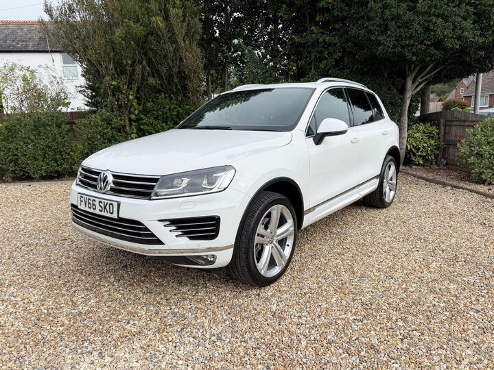 Volkswagen Touareg 3.0 TDI V6 BlueMotion Tech R-Line Tiptronic 4WD Euro 6 (s/s) 5dr