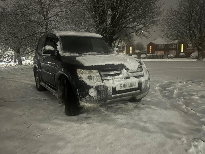 Mitsubishi Shogun 3.2 DI-DC Equippe Auto 4WD Euro 5 3dr SWB