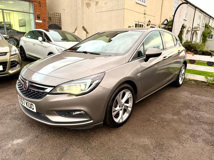 Vauxhall Astra 1.6 CDTi BlueInjection SRi Nav Euro 6 (s/s) 5dr Vauxhall Astra 1.6 CDTi BlueInjection SRi Nav Euro 6 (s/s) 5dr