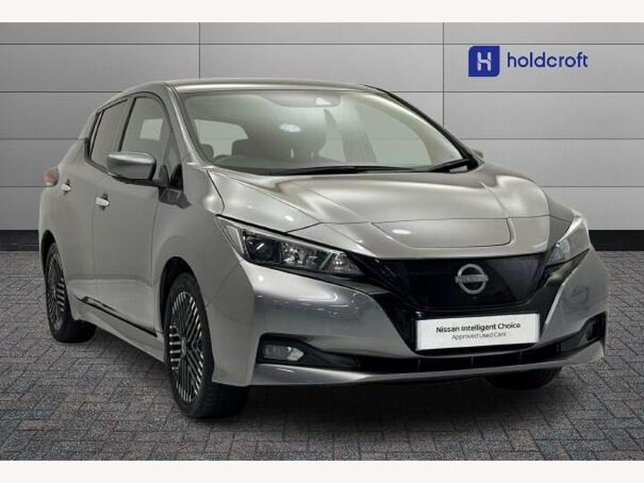 Nissan LEAF 39kWh Acenta Auto 5dr Nissan LEAF 39kWh Acenta Auto 5dr