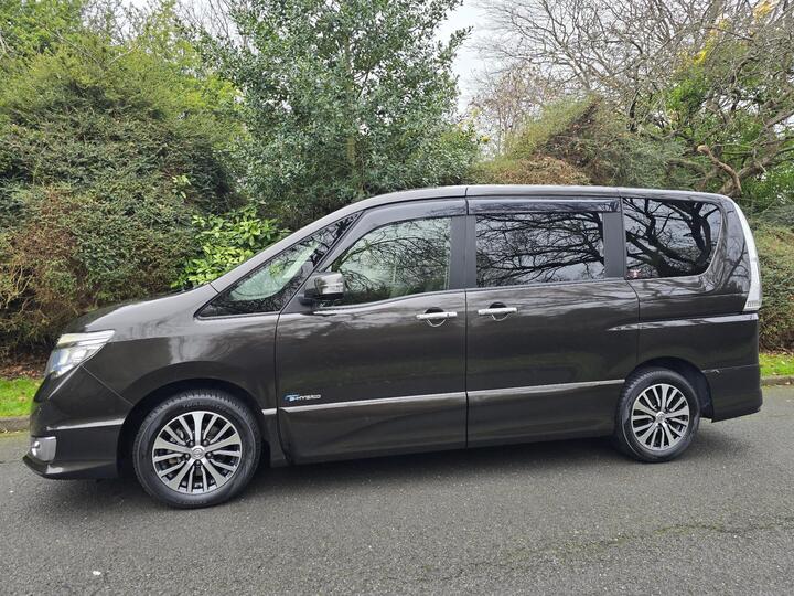 Nissan Serena 2.0S-HYBRID HIGHWAY STR 8SEATER AUTO 5DR