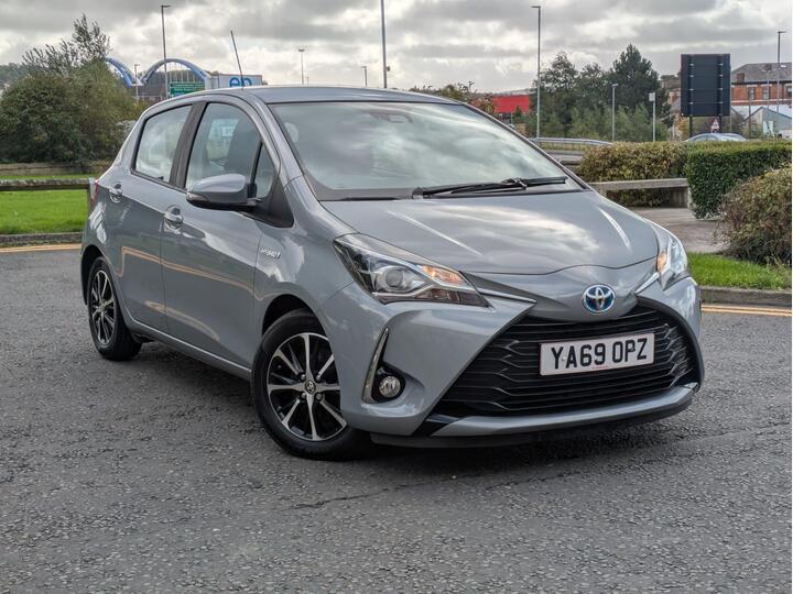 Toyota Yaris 1.5 VVT-h Icon Tech E-CVT Euro 6 (s/s) 5dr